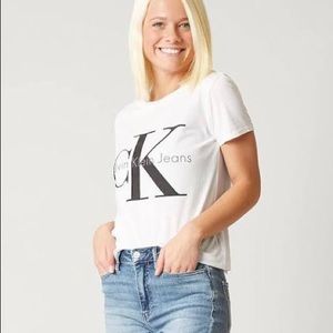 💖CALVIN KLEIN T SHIRT💖